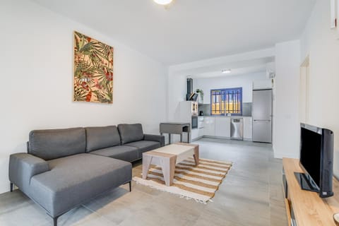 Communal lounge/ TV room, TV and multimedia, Kitchen or kitchenette, Living room, Seating area