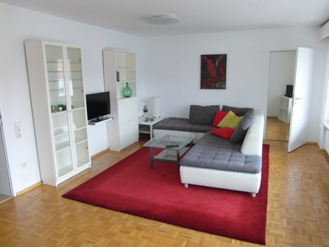 Photo of the whole room, Decorative detail