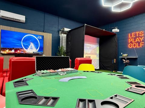 GameRoom! Golf Simulator! Beach! Movie Theater! House in Daytona Beach Shores