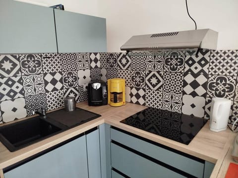 Studio cabine climatisé avec piscine et parking à Bormes-les-Mimosas - FR-1-610-105 Cabin in Le Lavandou