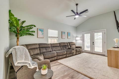 1 Mi to Dtwn Pet-Friendly Pensacola Getaway! House in Pensacola