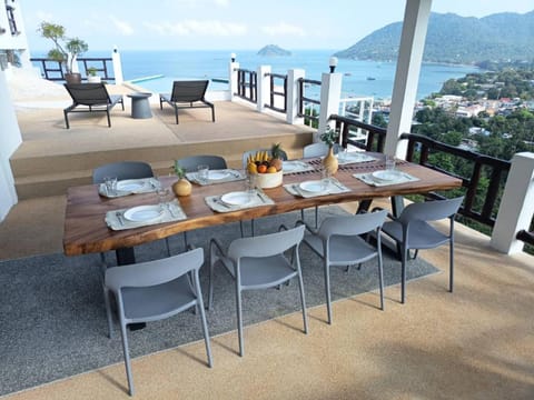 City view, Sea view, Swimming pool, Dinner