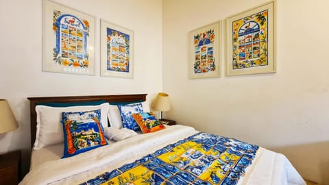 Photo of the whole room, Decorative detail, Bedroom