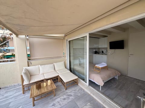 Mania's Studio by Lycabetus Apartment in Athens