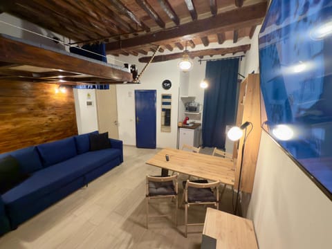 Coffee/tea facilities, Photo of the whole room, Dining area, Lunch, oven