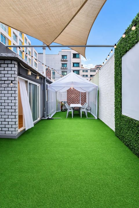 Property building, Balcony/Terrace