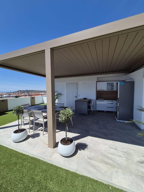 Day, BBQ facilities, View (from property/room), Balcony/Terrace, Kitchen or kitchenette, Dining area