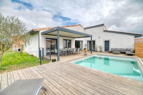 Property building, Pool view, Swimming pool