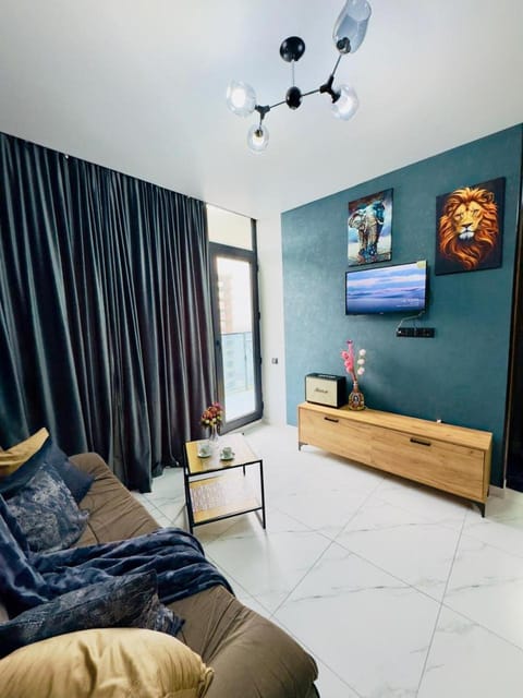 Communal lounge/ TV room, TV and multimedia, Living room, Seating area, Evening entertainment