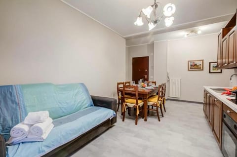 Vacation 100 meters from the beach! Apartment in Pietra Ligure