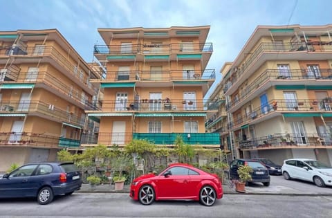 Vacation 100 meters from the beach! Apartment in Pietra Ligure