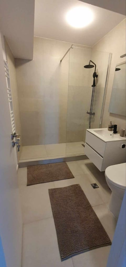 Bathroom, Bath