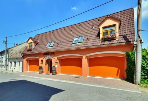 Property building, Day, Neighbourhood, Street view