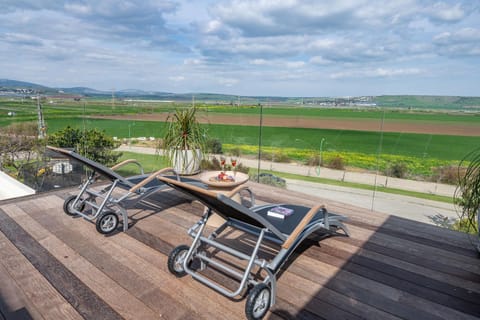 Natural landscape, Mountain view, sunbed