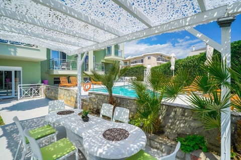 Lafeyra Hotel House in Limenaria