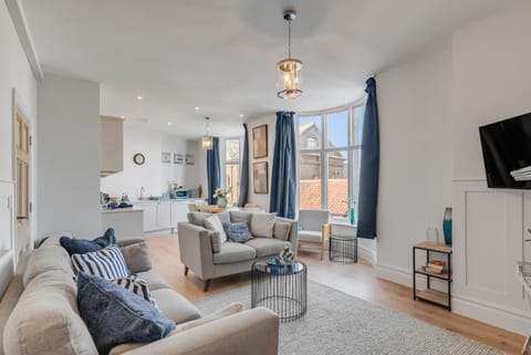 Kitchen or kitchenette, Living room, Photo of the whole room, Seating area