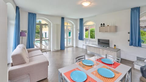 spiaggia uno pool side apartment House in Bellagio