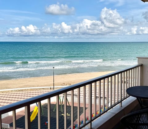 Nearby landmark, Day, Natural landscape, View (from property/room), Balcony/Terrace, Beach, Sea view