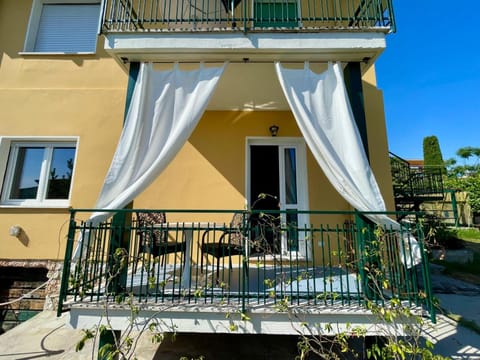 Property building, Balcony/Terrace