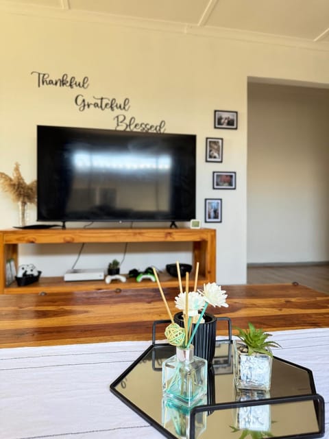 Communal lounge/ TV room, TV and multimedia