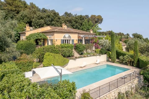 Property building, Swimming pool, Swimming pool