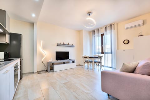 GOLDEN LUXE - Sunny Apartment Near the Sea Apartment in Emilia-Romagna