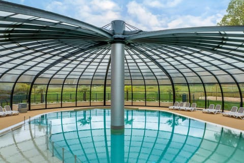 Day, Pool view, Swimming pool, sunbed