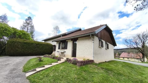 Property building, Spring, Day, Garden, Garden view