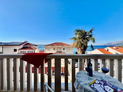 Apartment Toni with sea view and balcony in Brela Apartment in Brela