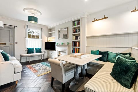 The Emerald - Central Henley, 2 Bedroom House House in Henley-on-Thames