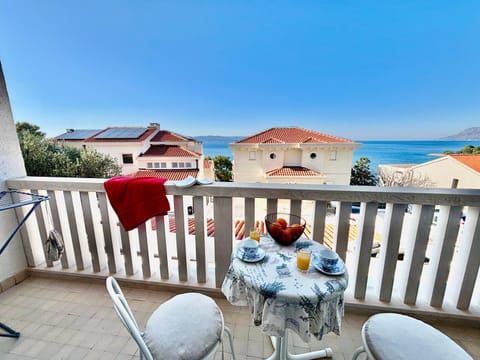 Apartment Luce with sea view and balcony in Brela Apartment in Brela