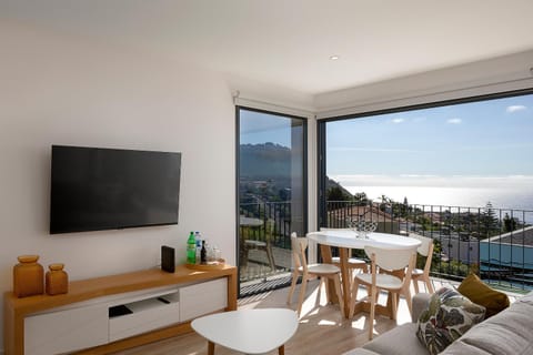 Natural landscape, TV and multimedia, View (from property/room), Living room, Seating area, Dining area