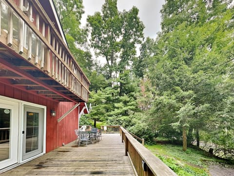 An Apple Away House in Deep Creek Lake
