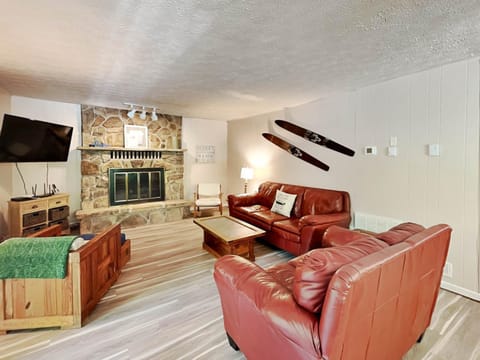 An Apple Away House in Deep Creek Lake