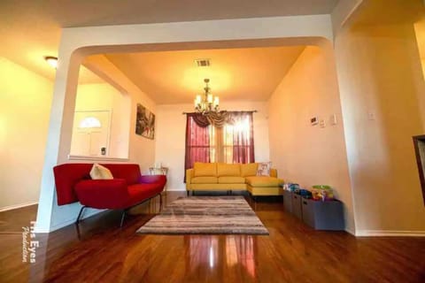 Hill Country Beauty in Red House in Leander