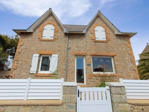 Maison avec WIFI, jardin, terrasse à l'ILE GRANDE - PLEUMEUR-BODOU - Réf 270 Villa in Brittany