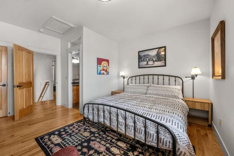 107 Red Quill House in Fraser