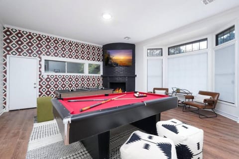 Hidden Oasis Mini Golf MovieRoom POOL House in San Antonio