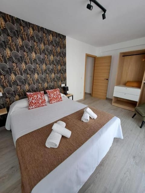 Bed, Photo of the whole room, Bedroom, towels, wardrobe