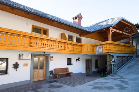 Property building, Day, Balcony/Terrace