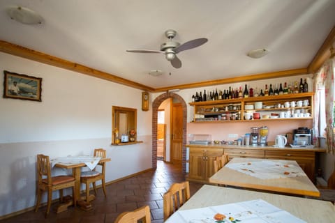 Bed, Food and drinks, Bedroom