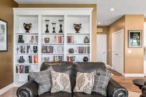 Golf in Luxury - 4BDR Home on Agaming Golf Course House in Torch Lake