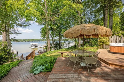 Sunset Retreat Private Family Lakeside Home w Hot Tub 2819 House in Michigan