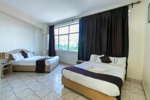 Bed, towels