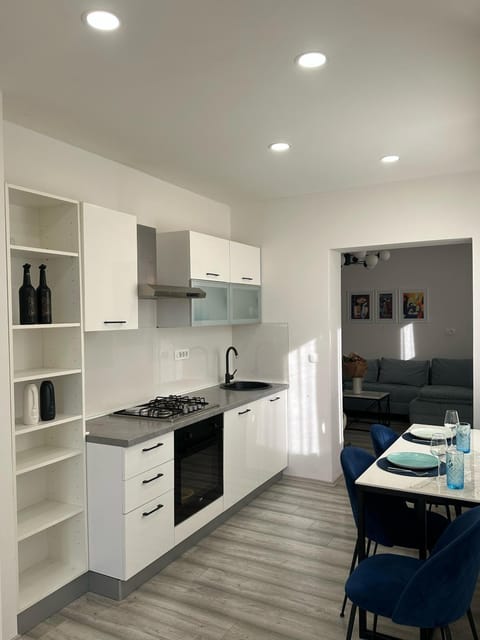 Kitchen or kitchenette, dishwasher