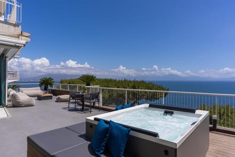 Hot Tub, Swimming pool, Open Air Bath