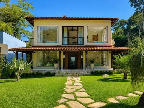 Property building, Patio, Spring, Day, Natural landscape, Garden, Garden view