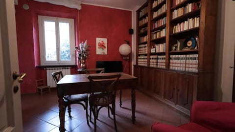 Casa di Elsa 20 min by train to Florence Apartment in Prato