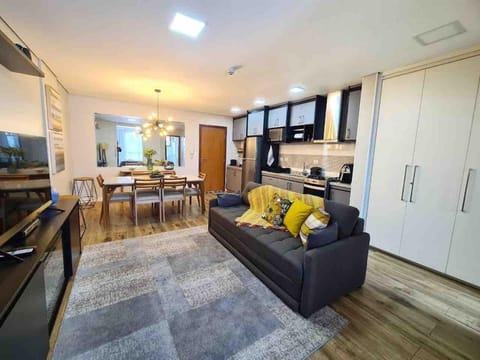 TV and multimedia, Kitchen or kitchenette, Living room, Dining area, oven, stove