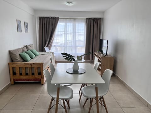 TV and multimedia, Living room, Seating area, Dining area, heating, internet